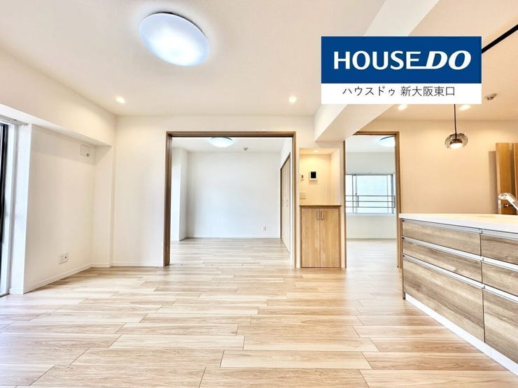 フローリングの色と建具の色がマッチしていて、統一感があります。