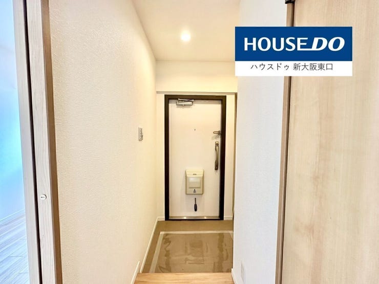 玄関周りにもダウンライトを新設
とてもあかるく清潔感がありますね。