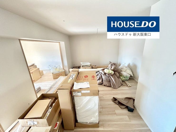 18.5帖のLDKです。
左奥は6.7帖の寝室です。
(リフォーム中)