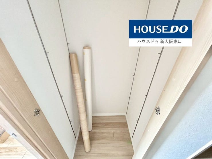 廊下にある収納室です。
(リフォーム中)