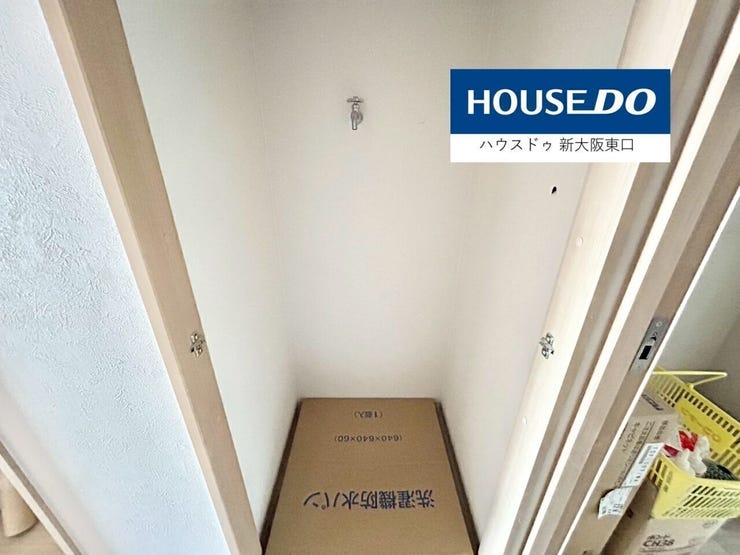 独立した洗濯機置き場です。
(リフォーム中)