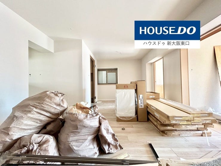 18.5帖のLDKです。
右奥は6.2帖の子供部屋です。
右手前は6.7帖の寝室です。