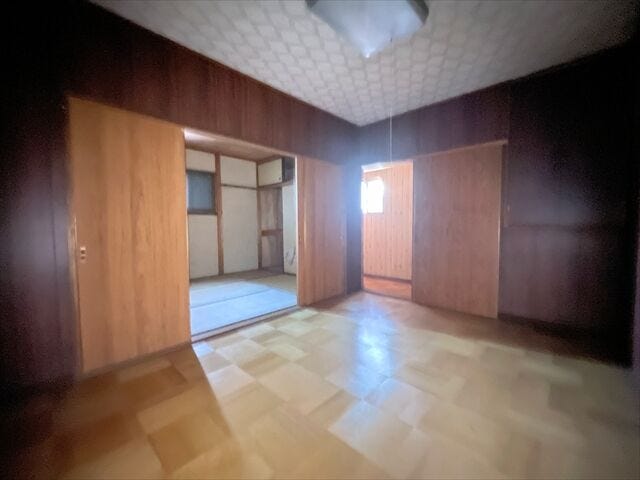 二面採光で明るさと風通しを確保した洋室。寝室や子ども部屋、趣味のスペースなど幅広く活用できます。