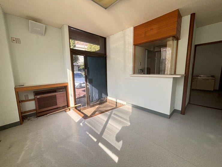 別館玄関(受付)