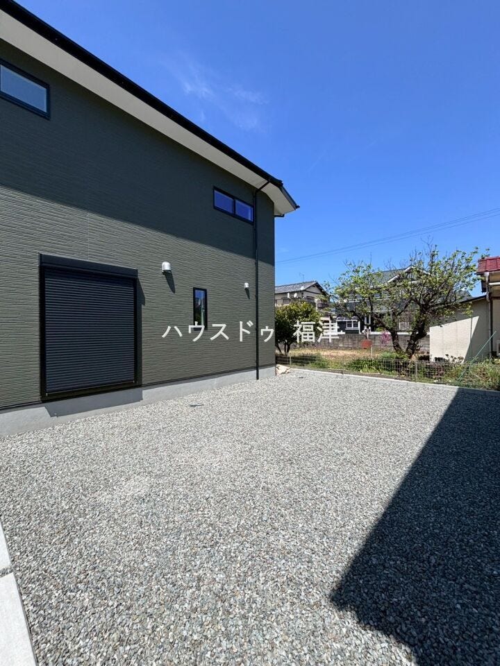 未完成物件は立地を確認後、
同メーカーが建てたお家をご案内♪
《古賀市天神7丁目 新築戸建て》