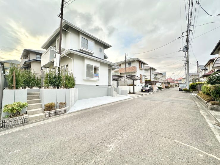 閑静な住宅地で子育て安心♪小中学校徒歩12分圏♪