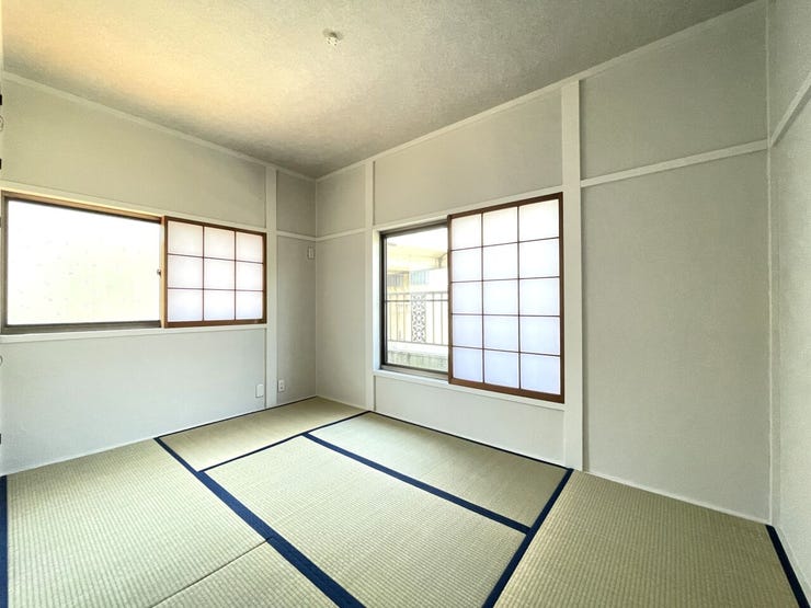 ◇和室◇
心を落ち着かせてストレスを癒やしてくれる和室。お茶を飲んでくつろいだり昼寝をするスペースとしてもおすすめです。畳は通気性が良く断熱性と保温性に優れ、湿度調整効果もあります。