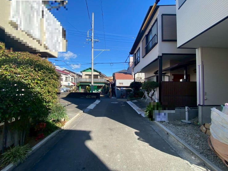 交通量も少ない為、駐車が苦手な方でも安心して
駐車できます♪