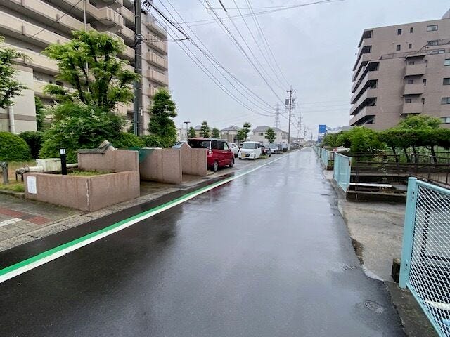 気になる方は、ご案内させていただきます。
お気軽にお問い合わせください。
お問い合わせは「ハウスドゥ!清須店」まで!
名鉄新清洲駅から西へ。十六銀行さんの前です!