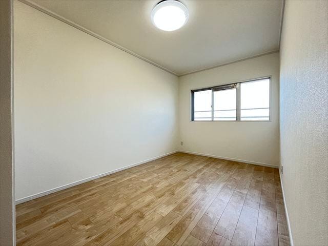 7.25洋室:北向きの洋室は、穏やかな光がやさしく広がる落ち着いたお部屋です。自分だけのくつろぎスペースとしても使いやすく、居心地の良さを感じられます!
(2025年12月1日撮影)