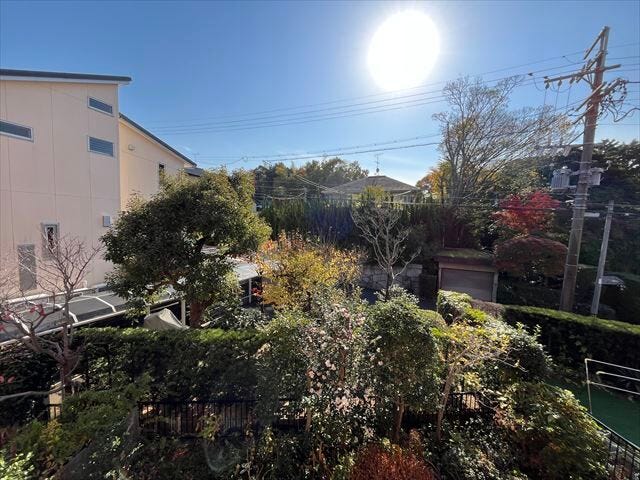 南バルコニーからの眺望です。日当たり・通風共に良好です◎