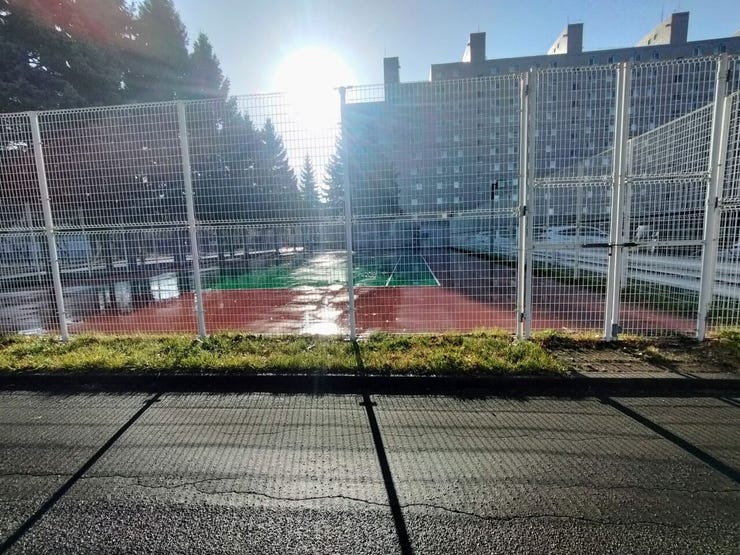 敷地内テニスコート