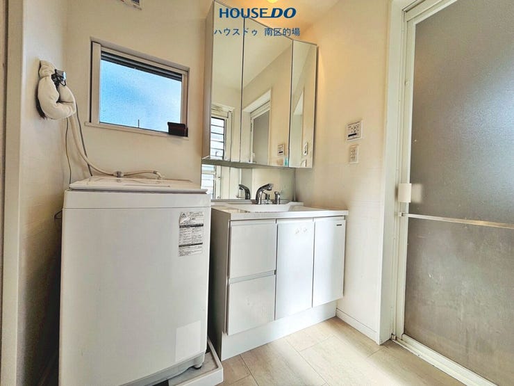 洗面浴室は2階に配置。洗面脱衣所からバルコニーに出られるので洗濯導線がスムーズです。