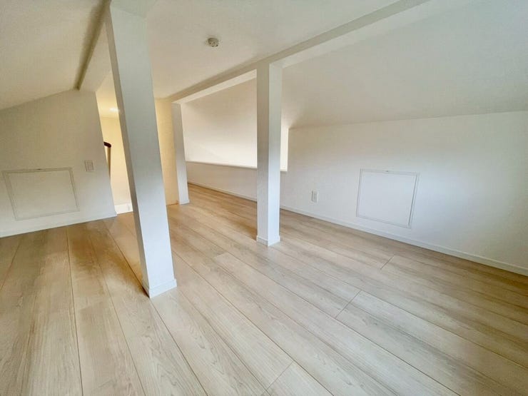 季節物の衣類や家電、思い出の品までしっかり収まる大容量の収納が魅力です!