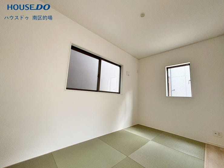 気軽にゴロンと横になれる和室はお子様のお昼寝や家事スペース、来客時には客間として使える畳の香りでリラックスできる空間です。