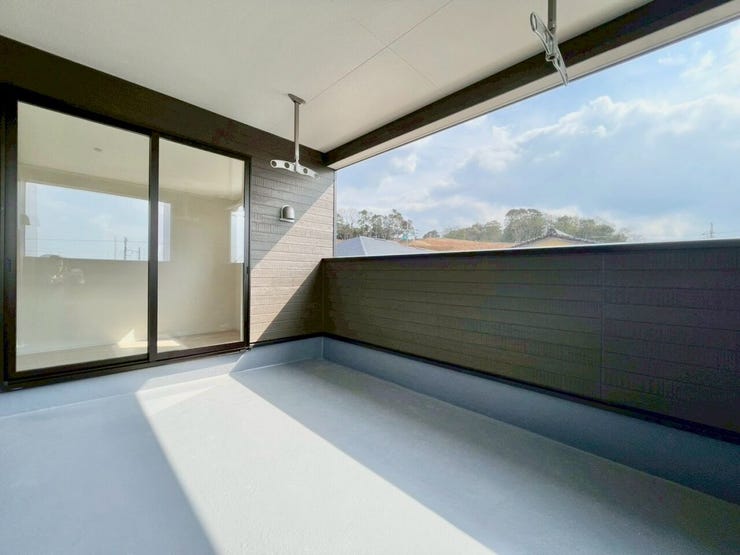 広々としたバルコニー!お洗濯物はもちろん、布団干しもラクラク行えます