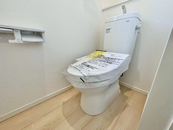 2階トイレ
1階と2階、両方にあると嬉しいトイレ。朝の混雑時間帯もスムーズです