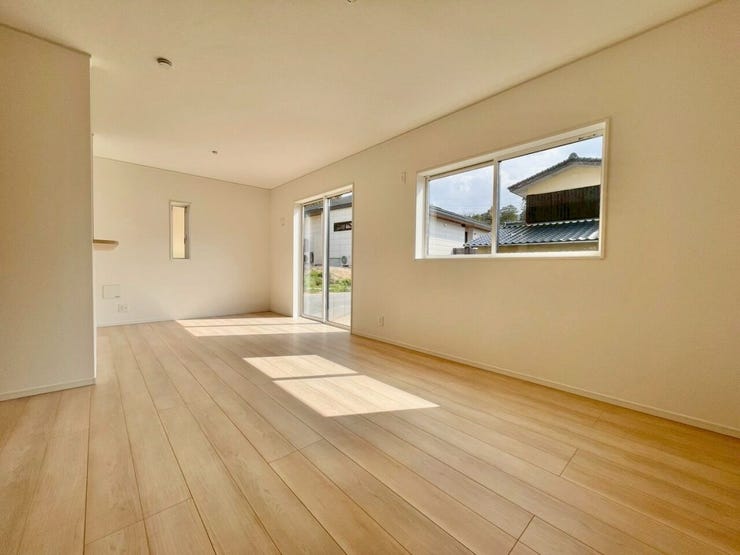 16.2畳の広々LDK!家族みんなが自然と集まる、開放感たっぷりのリビングです