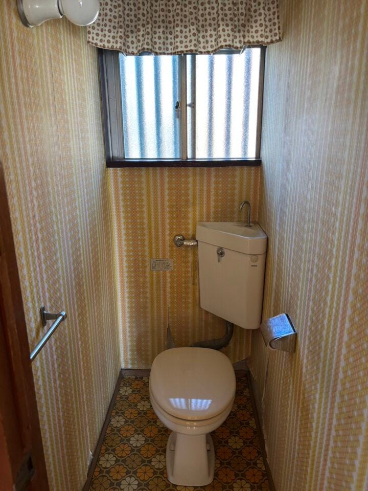 ◆小窓が付いているので空気の入れ替えもできます◎