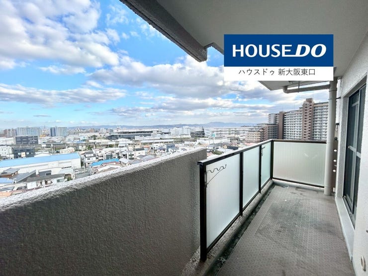 東向きのバルコニー