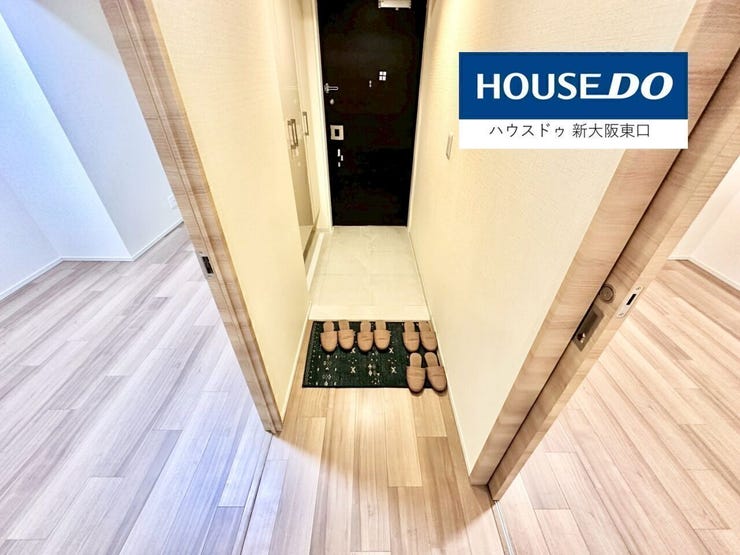 玄関
ダウンライトなので、とても足元明るいです。