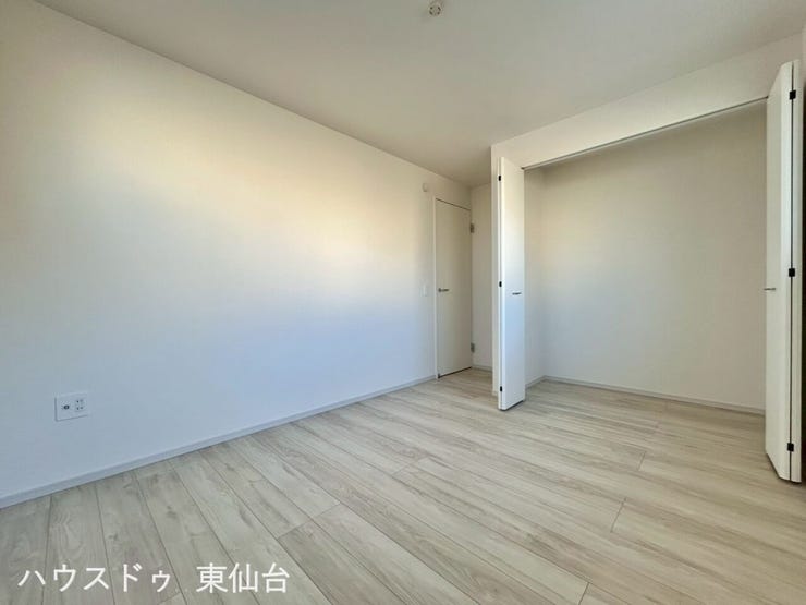 大きなクローゼット付きで収納スペースにも困りません