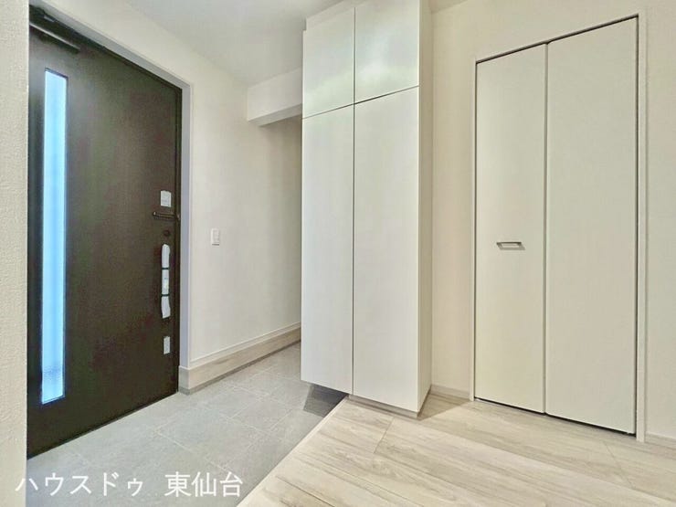 廊下にもWICがあり、アウターや掃除用具を収納できます。