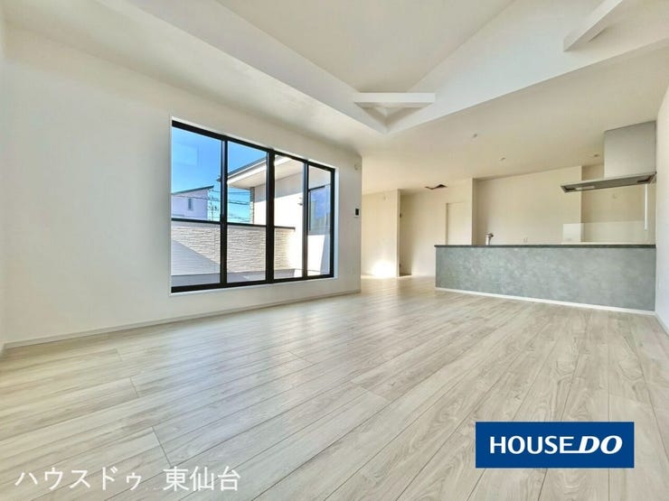 17.5帖+4.5帖の広々リビング♪
4.5帖の部分には生活スタイルに合わせて間仕切壁をつけることもできます