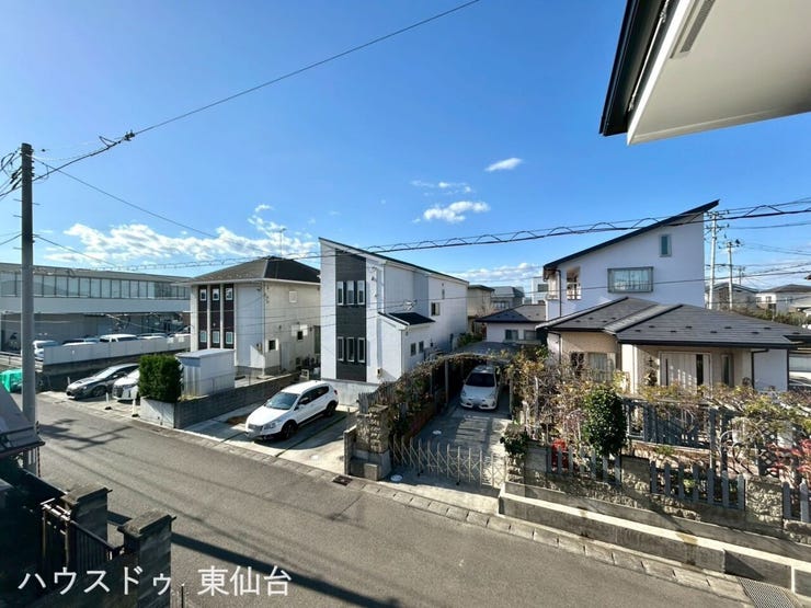 家族で過ごす時間が長いリビングへ暖かい日差しが差し込みます