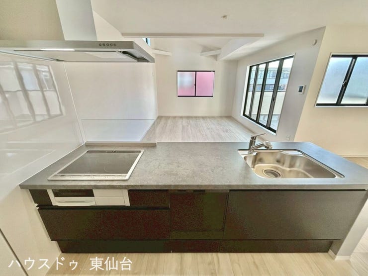 食器洗浄乾燥機能付きで家事の負担が減ります