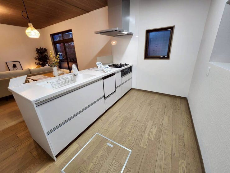 広々としたキッチンスペース♪
食器洗浄乾燥機、浄水器・グリル付♪