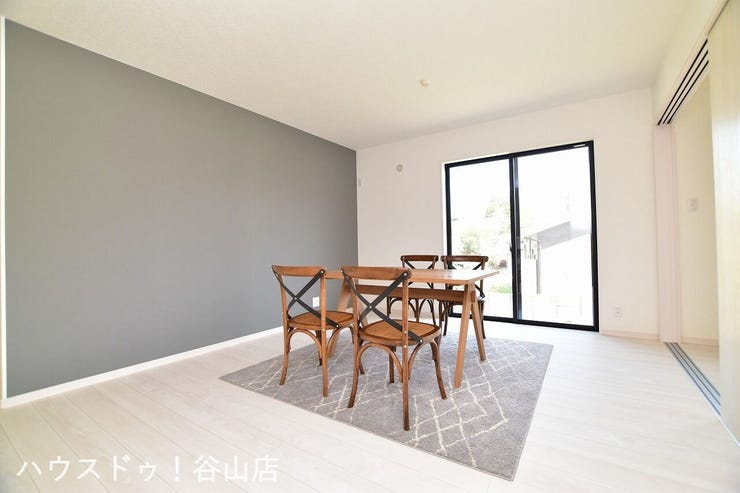 【過去施工例】ゆとりある広さで、ご家族いっしょにのびのびと寛ぐことができます