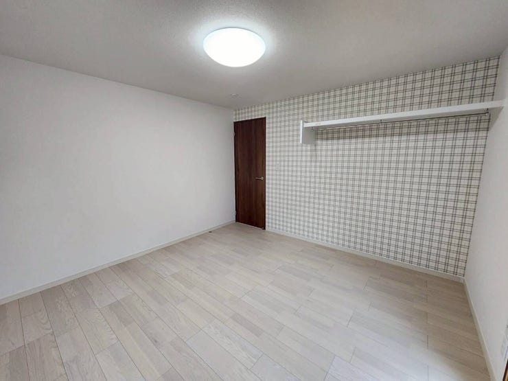 1F 洋室5.6帖♪
オープンクローゼット完備♪