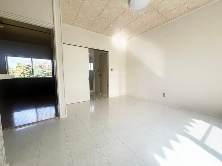 室内(2025年10月)撮影※1LDK
◎現地案内予約受付中!◎
詳細は、ハウスドゥ 八戸下長までお気軽にお問い合わせくださいませ♪