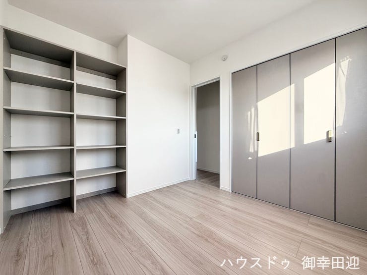■□■用途が広がる、自由な居室■□■寝室、書斎、趣味の部屋。家族の成長やライフスタイルに合わせ、様々な使い方ができる快適な空間です