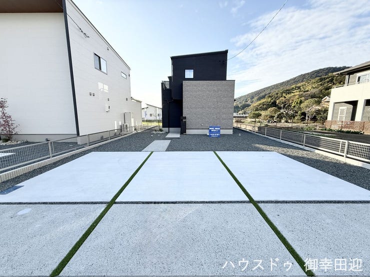 ■□■車と趣味の幅が広がる場所■□■単なる駐車スペースではない、洗車やタイヤ交換、DIYにも使える多目的な屋外スペースです