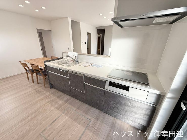 ■□■家族の「美味しい」が集まる、喜びを生み出す舞台■□■高い機能性と美しいデザインを両立。料理する人も、待つ人も、笑顔になれる場所です