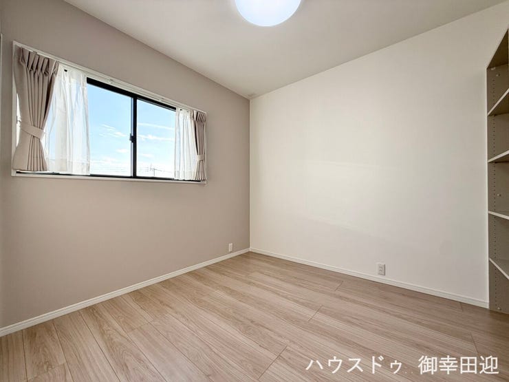 ■□■用途が広がる、自由な居室■□■寝室、書斎、趣味の部屋。家族の成長やライフスタイルに合わせ、様々な使い方ができる快適な空間です