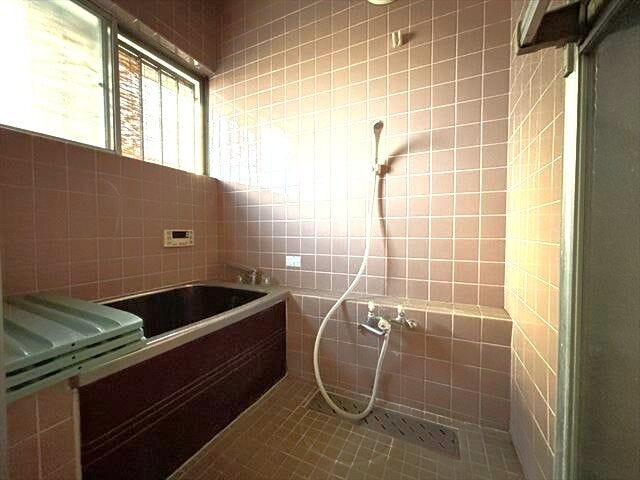 浴室:タイルの浴室はお手入れがしやすく、耐久性も高いがメリットです。清潔でキレイなお風呂を保ちやすいのはうれしいですね。