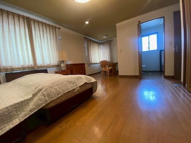 2階西側洋室にはフリースペースがあり、書斎や納戸等用途は様々!!