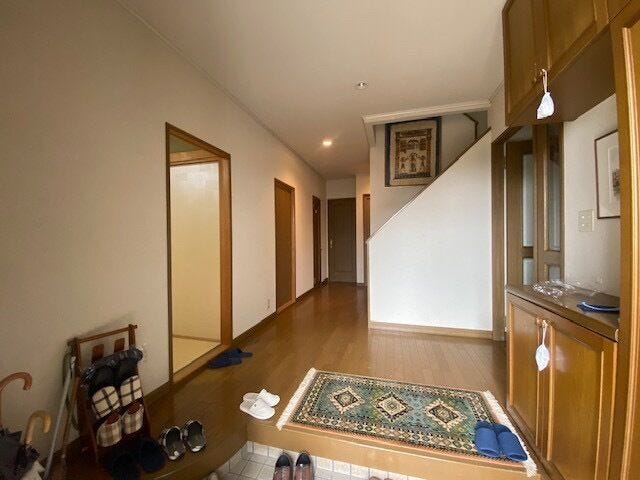 玄関には靴箱完備◎