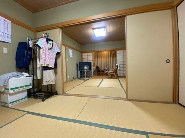 1階6帖和室は隣の8帖との続き間にもなります♪
来客用にもピッタリの空間です♪