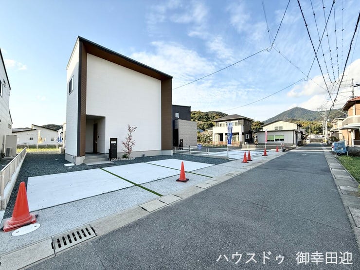 ■□■理想を叶える、新しい暮らしの舞台■□■高いデザイン性と機能性を兼ね備えた住まい。ここで、家族の新しい物語が始まります