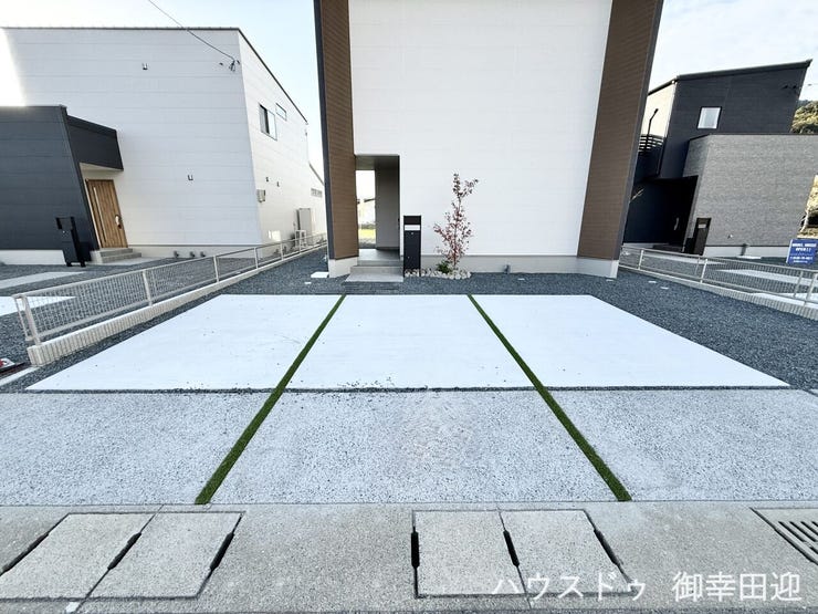 ■□■車と趣味の幅が広がる場所■□■単なる駐車スペースではない、洗車やタイヤ交換、DIYにも使える多目的な屋外スペースです