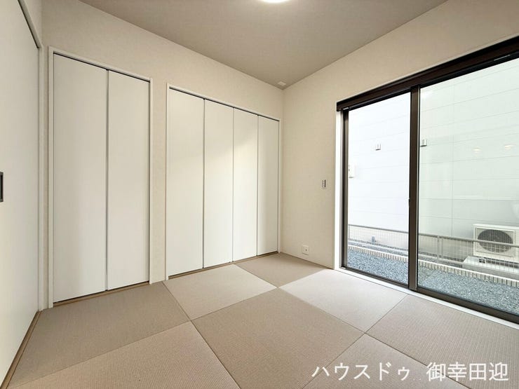 ■□■憩いと多用途の万能空間■□■ゲストをもてなし、昼寝や家事にも使える、畳のぬくもりが心地よい多目的スペース