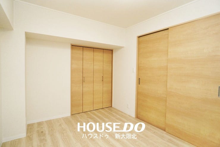 ■廊下に面した洋室6帖
■全居室収納付き!
■お部屋がスッキリ片付くだけでなく、新しく収納棚を買い足す必要がないので、初期費用が抑えられそうですね!