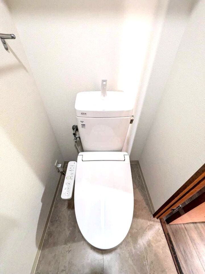 温水洗浄便座はトイレットペーパーの使用量が減ることで、経済的にも環境的にもメリットがあります♪