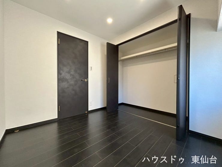 クローゼットもついていて、たくさん収納出来そうです!