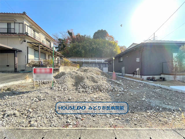 ・アオキスーパー 大高店まで徒歩10分(約730m)
・ドラッグストアコスモス大高南店まで徒歩7分(約510m)
整形地ですぐに建築も可能な状態です。