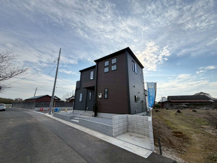 ◇ご案内方法◇
ご来店いただかなくても、現地待ち合わせ・自宅、最寄りまでの送迎サービスで柔軟に対応!周辺環境や他にも見たい物件もあわせてご案内できます!